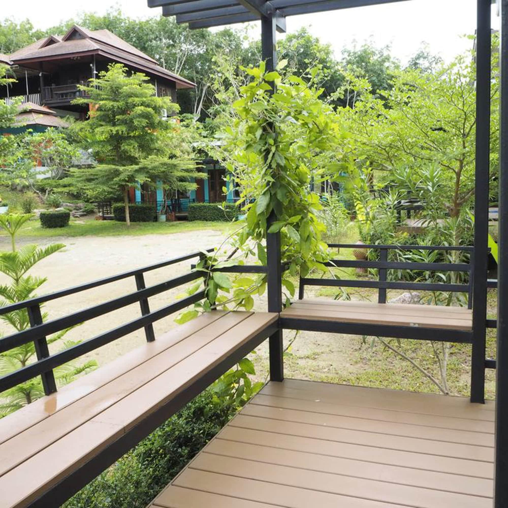 Baan Suan Hill Resort Ban Tha Khun Exterior photo