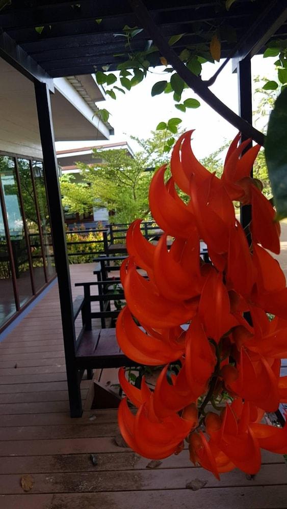 Baan Suan Hill Resort Ban Tha Khun Exterior photo