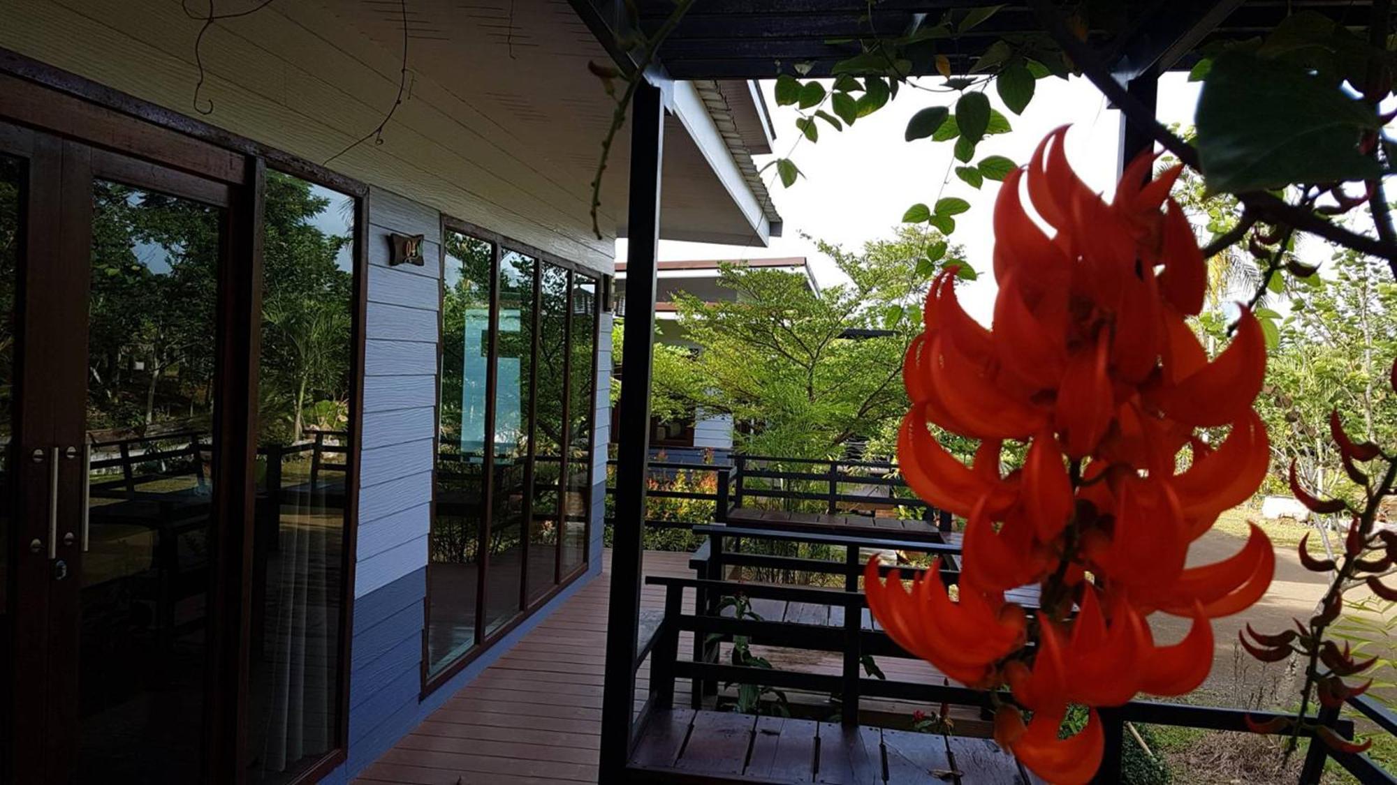 Baan Suan Hill Resort Ban Tha Khun Exterior photo
